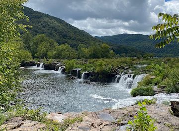 west-virginia/new-river-gorge-national-park-and-preserve/landmark/sandstone-falls-boardwalk