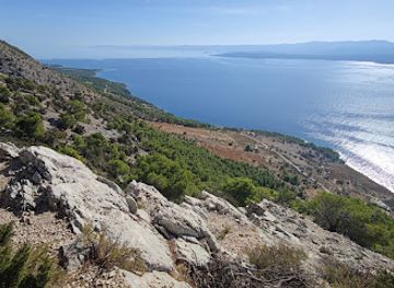 croatia/brac-island/landmark/zmajeva-spilja