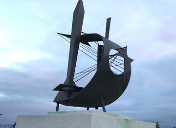 iceland/reykjavik/seltjarnarnes/landmark/truarbrogoin