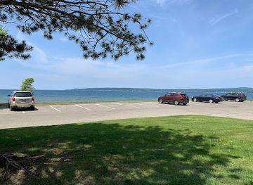 michigan/petoskey/landmark/waterfall-area