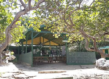 british-virgin-islands/spanish-town/landmark/poor-mans-bar