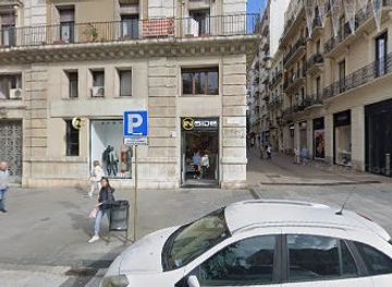 spain/tarragona/landmark/escultura-a-josep-pau-virgili-i-sanroma