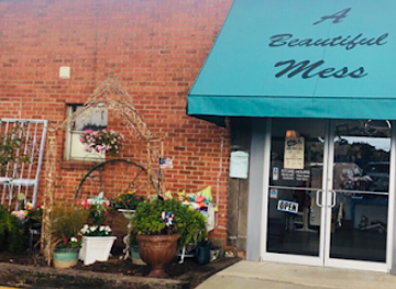 arkansas/russellville/landmark/a-beautiful-mess