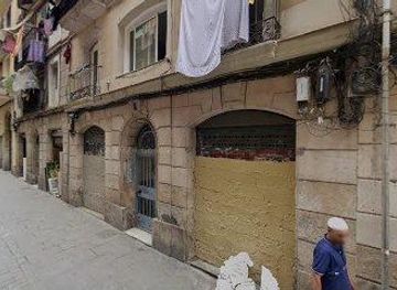 spain/barcelona/landmark/carrer-de-la-lluna-8