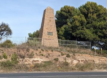 australia/south-australia/landmark/charles-sturt-collet-barker-monument