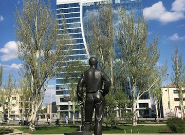 ukraine/donets-ridge/landmark/john-hughes-memorial