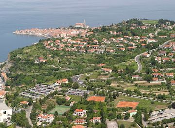 slovenia/portoroz/landmark/tennis-club-hari