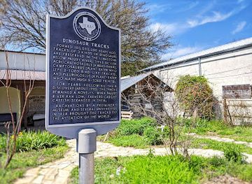 texas/west-texas/landmark/dinosaur-tracks-texas-state-historical-marker
