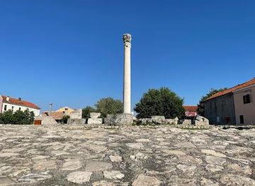 croatia/zadar/landmark/roman-temple-rimski-hram
