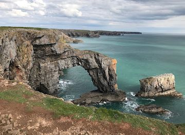 united-kingdom/pembrokeshire-coast-national-park/landmark/elegug-stacks