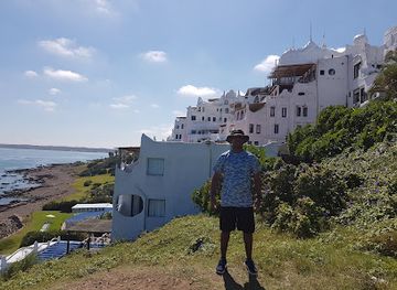 uruguay/punta-del-este/landmark/punta-ballena