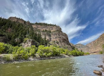 colorado/glenwood-springs/landmark/glenwood-canyon