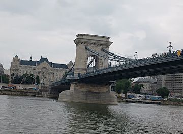 hungary/budapest/landmark/most-lancuchowy-w-budapeszcie