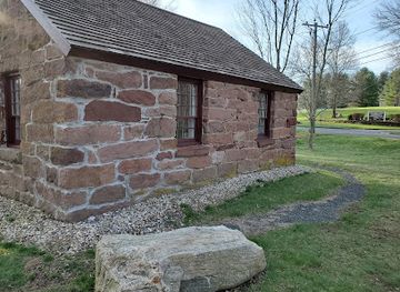 connecticut/new-britain/landmark/old-stone-schoolhouse