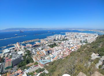 gibraltar/camp-bay/landmark/devil-s-gap-battery