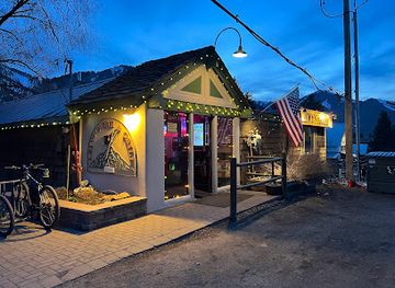 idaho/ketchum/landmark/lefty-s-bar-grill