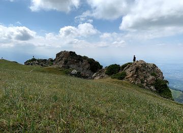 kazakhstan/kazakh-uplands/landmark/vertex-three-brothers