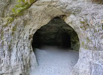 Helme caves