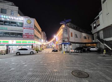 south-korea/jeonju/landmark/hanokmaeul-geori
