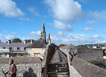 ireland/county-cork/landmark/elizabeth-fort