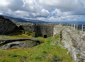 portugal/beira-alta/landmark/castelo-de-linhares-da-beira