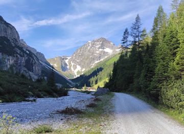 austria/stubai-valley/landmark/naturschauplatz-gespaltener-stein