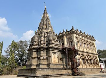 india/pune/landmark/mahadji-shinde-chhatri