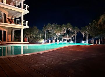 belize/placencia/landmark/quarterdeck-restaurant