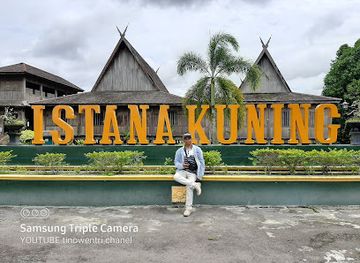 indonesia/north-kalimantan/landmark/istana-kuning