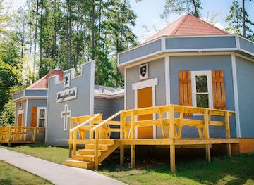 texas/piney-woods/landmark/pine-cove-towers-summer-camp