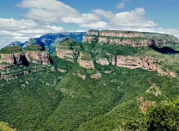 south-africa/battlefields/landmark/three-rondavels