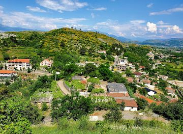 albania/lura-lakes/landmark/rozafa-castle