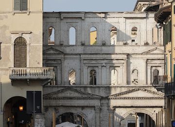 italy/verona/borgo-trento/landmark/porta-borsari