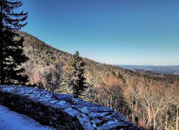 vermont/mount-ascutney-state-park/landmark/futures-trail