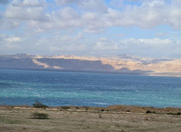jordan/dead-sea-region/landmark/dead-sea-corniche-jordan