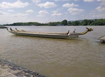 hungary/vac/landmark/liszt-ferenc-stny-12