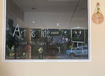 thailand/krabi/landmark/krabi-street-art-shopping-caveman