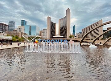 canada/toronto/landmark/memorial-old-city-hall-cenotaph