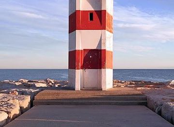 portugal/faro/landmark/farol-de-quarteira