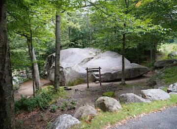 new-hampshire/franconia-notch-state-park/landmark/boise-rock