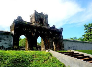 vietnam/south-central-coast/landmark/long-chau-temple