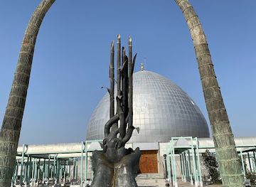 iraq/dhi-qar/landmark/martyrs-monument-in-chabaish
