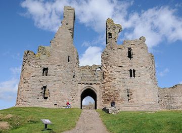 united-kingdom/northumberland/attraction/dunstanburgh-castle-2