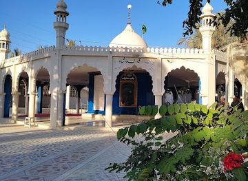 pakistan/karachi/north-nazimabad/landmark/qalandria-monument