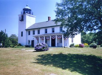 new-york/long-island/landmark/horton-point-lighthouse-nautical-museum