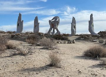california/joshua-tree/landmark/transmission-sculpture-by-daniel-popper