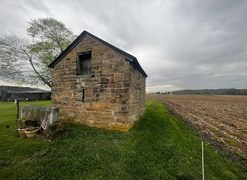 ohio/southeast-ohio/landmark/old-stone-fort