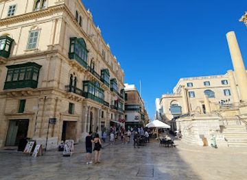 malta/gzira/landmark/city-gate