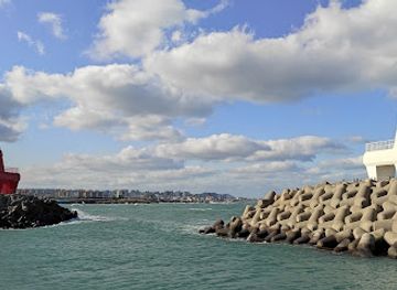 south-korea/jeju-island/landmark/iho-tewoo-beach