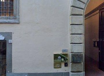 italy/san-gimignano/landmark/borgo-santa-croce-6